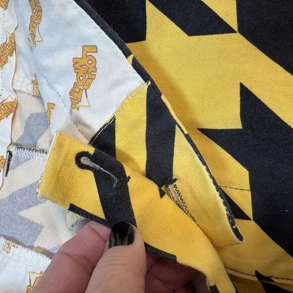 Loudmouth Shorts Mens 38 Black Yellow Flat Front Shorts Houndstooth Golf Sports - Picture 4 of 6